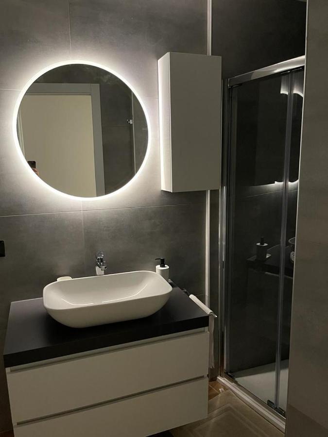 Apartamento Kibilu - San Donato Vicinanze Irccs Policlinico San Donato Milanese Exterior foto